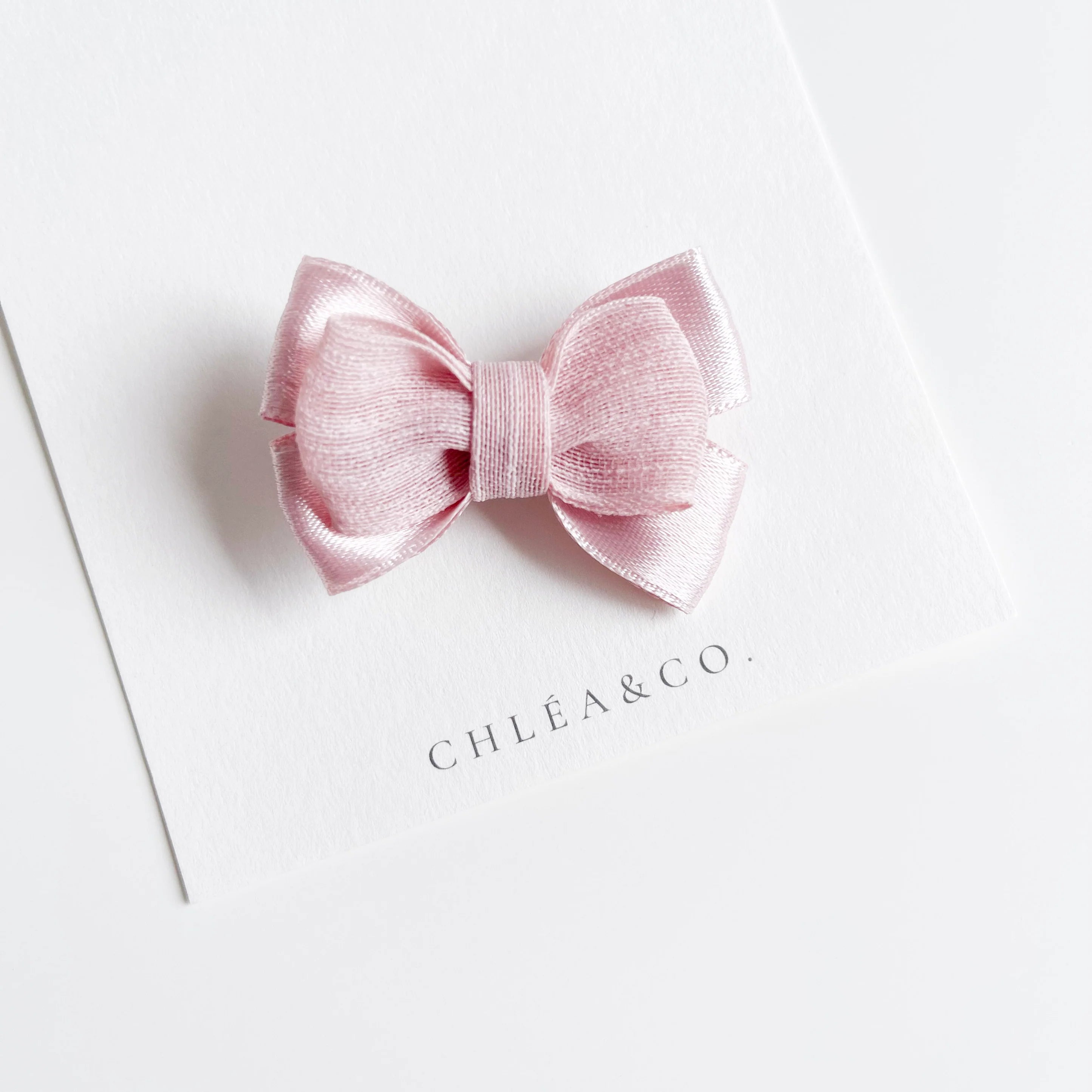 Lily Classic Bow