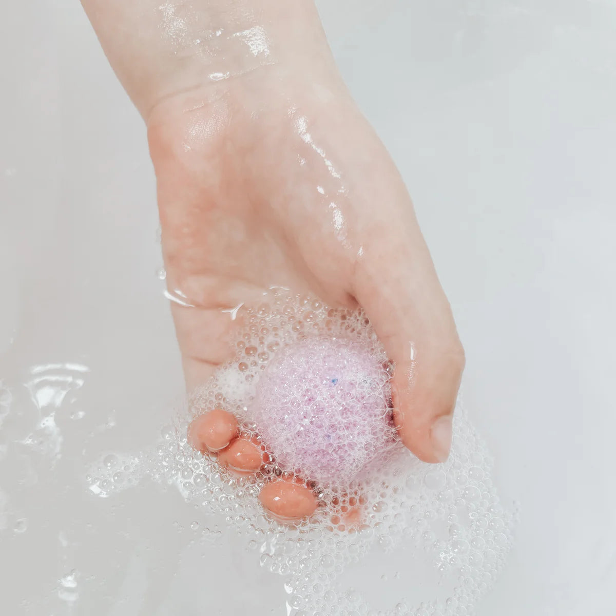 靜心助眠天然泡澡球:薰衣草與鎂放鬆配方 Mindful & Co Kids