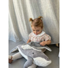 每一款絨毛娃娃都是高品質且嚴選德國境內環保、有機且安全無毒非敏感的素材製成，絕對是孩子們值得擁有且適合陪伴永久的娃娃! 環保可愛的玩具和溫暖的抱枕合二為一！ #Fantaskid #抱枕 #小鯨魚娃娃 #安撫娃娃 #Senger Naturwelt #Cuddly toy #whale small