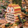溫暖而華麗的色調可以舒緩和滋養想像力。黃色、橙色和深綠色可打造多彩結構！4 種不同顏色的組合，帶來更多靈感！200 塊木板（140x 自然色、20x 橙色、20x 黃色、20x 綠色）和 1 本秋季色彩的靈感小冊子。顏色都是食品級的，對小孩來說是安全的。#KAPLA #Fantaskid #KAPLA Seasons #The Autumn Box