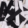 一款能夠激發圖形結構和設計靈感的 KAPLA 案例！100 片 KAPLA 木板可供數小時玩耍和進行一系列的搭建。兩種單色色調可讓您發揮透視和對比度、創建裝飾結構並探索幾何之美。內含：50片白色木板和 50片黑色木板 #KAPLA #Fantaskid #Black and White Case