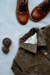 Adam Jacket Eli & Nev Eli & Nev 是一個土耳其品牌,創辦人夫妻來自法國和土耳其,旨在創造舒適時尚經久耐用的作品。以柔和的自然色調設計有機棉童裝,主要是男女皆宜的有機棉嬰兒服裝及有機棉童裝。品牌所有布料通過了 OEKO-TEX 認證及 GOTS 認證。 由法國設計、土耳其製造。 #fantaskid #育兒 #有機棉嬰兒服 #有機棉童裝#兒童選品 #歐洲童裝