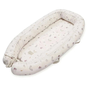 有機棉嬰兒小床- Fawn Cam Cam Copenhagen Cam Cam Copenhagen 舒適柔軟親膚的有機棉嬰兒小床， 完整的四周包覆讓寶寶倍感舒適及擁有安全感, 讓寶寶更好入眠。