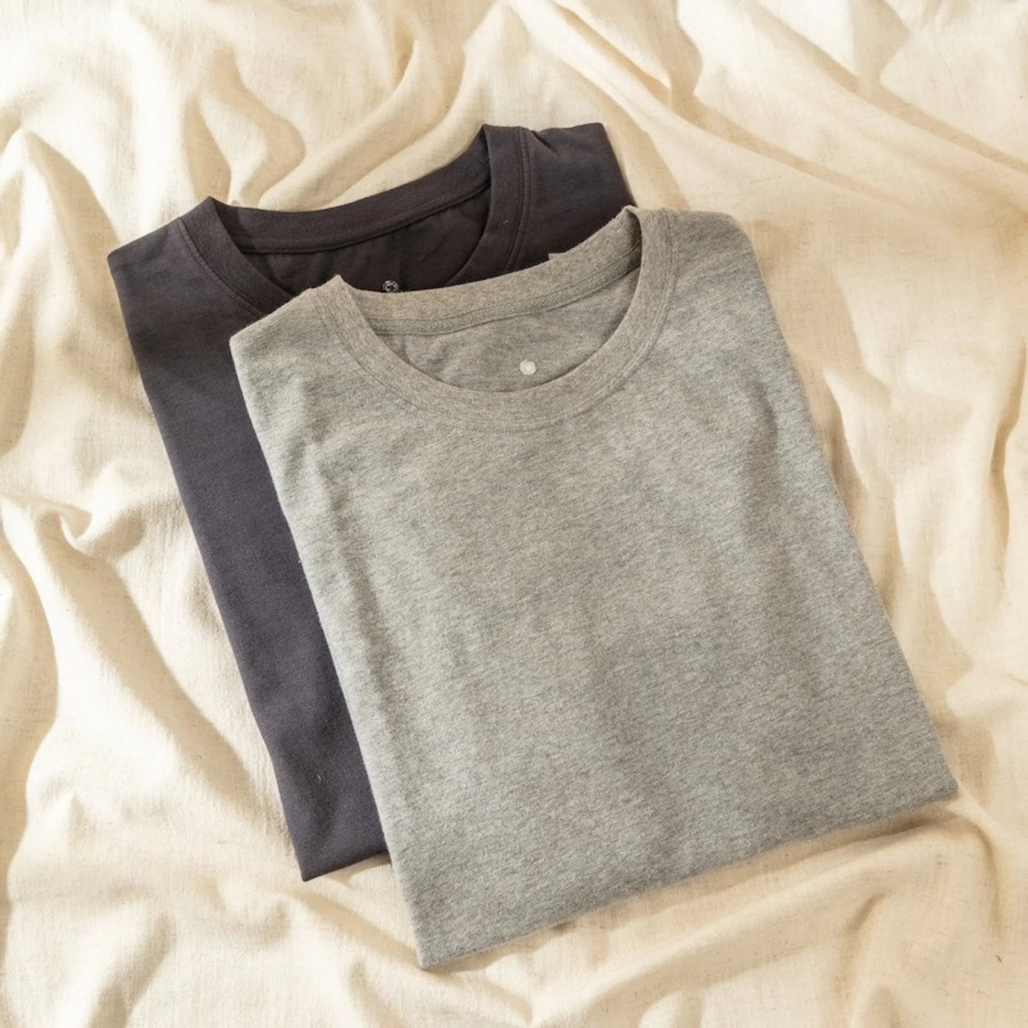 Orbasics 100%有機棉 大人款短袖 T-shirt -Faded Black ❘ 現貨尺寸: S.M.L.XL