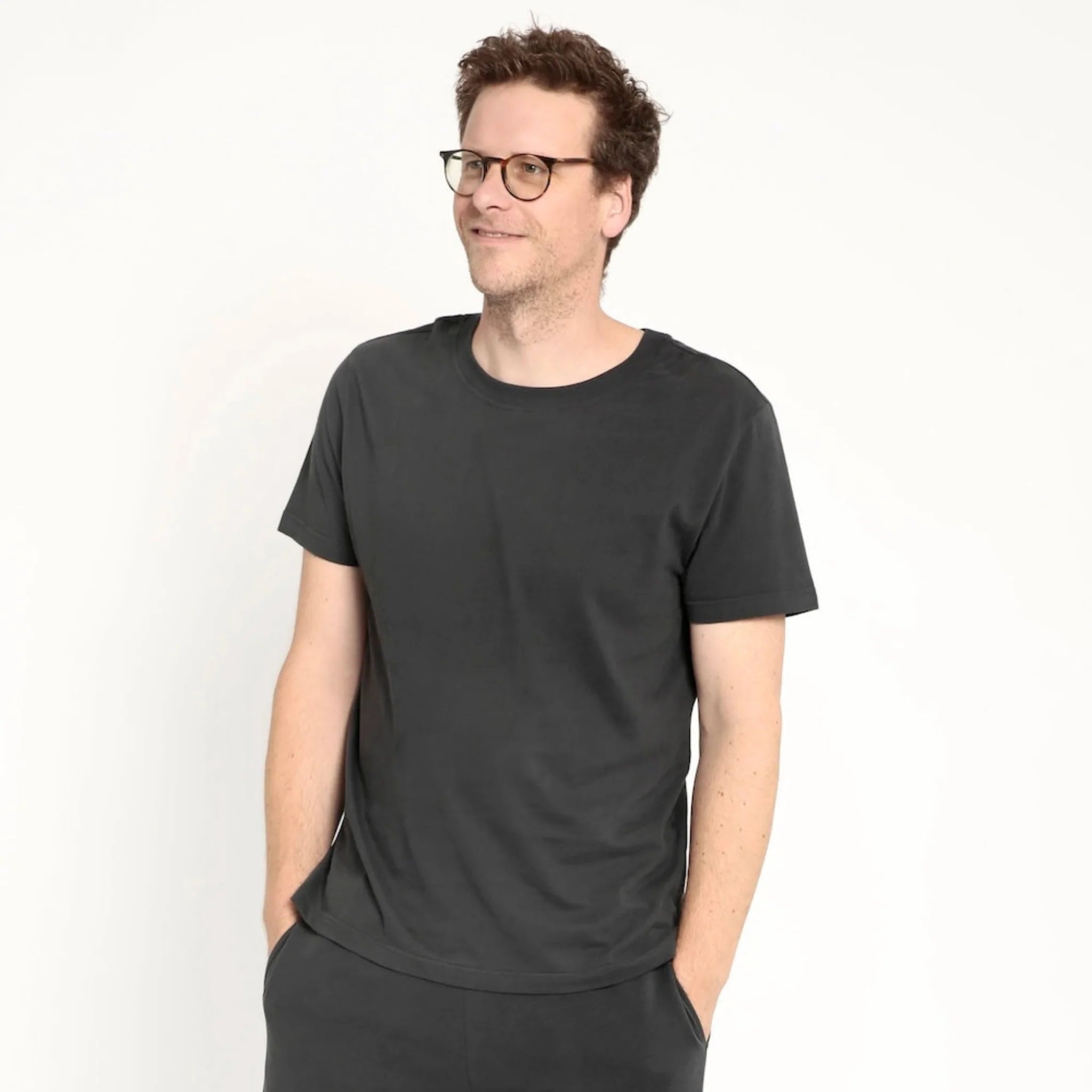 Orbasics 100%有機棉 大人款短袖 T-shirt -Faded Black ❘ 現貨尺寸: S.M.L.XL