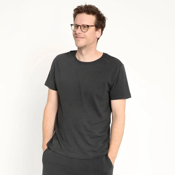 Orbasics 100%有機棉 大人款短袖 T-shirt -Faded Black ❘ 現貨尺寸: S.M.L.XL