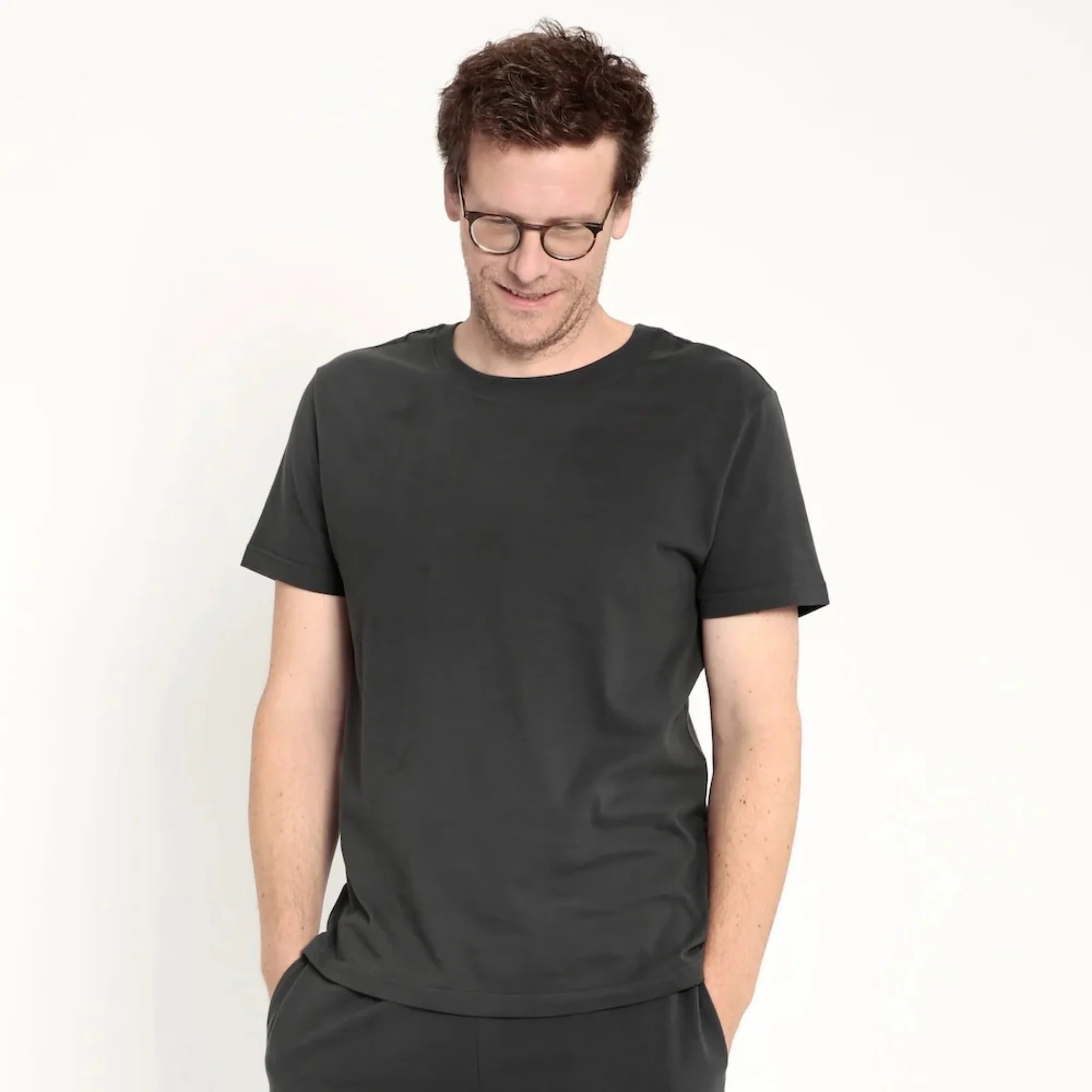 Orbasics 100%有機棉 大人款短袖 T-shirt -Faded Black ❘ 現貨尺寸: S.M.L.XL