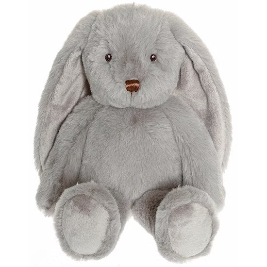 北歐瑞典 Teddykompaniet Svea 兔兔 (優雅灰), 尺寸  玩偶長度：45 cm, 材質100%聚脂纖維 OEKO-TEX最高等級無毒認證, 洗衣機40度洗滌 , 陰乾即可(洗衣機正常洗滌)。2023年 Teddykompaniet 最重磅高級款Svea系列，選用觸感有如棉花糖般的超綿密軟綿絨毛，一上手就放不了手！除了優雅又氣質的灰色，布料還是採用有OEKO-TEX認證的最高級別無毒布料！如此精緻的兔兔會很難清嗎？！喔不！一樣是洗衣機洗完陰乾就恢復原來的軟綿喔！#Fantaskid #Teddykompaniet #Svea Rabbit Soft Toy #Light Grey