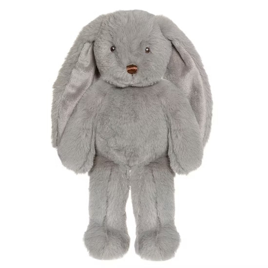 北歐瑞典 Teddykompaniet Svea 兔兔 (優雅灰), 尺寸  玩偶長度：45 cm, 材質100%聚脂纖維 OEKO-TEX最高等級無毒認證, 洗衣機40度洗滌 , 陰乾即可(洗衣機正常洗滌)。2023年 Teddykompaniet 最重磅高級款Svea系列，選用觸感有如棉花糖般的超綿密軟綿絨毛，一上手就放不了手！除了優雅又氣質的灰色，布料還是採用有OEKO-TEX認證的最高級別無毒布料！如此精緻的兔兔會很難清嗎？！喔不！一樣是洗衣機洗完陰乾就恢復原來的軟綿喔！#Fantaskid #Teddykompaniet #Svea Rabbit Soft Toy #Light Grey