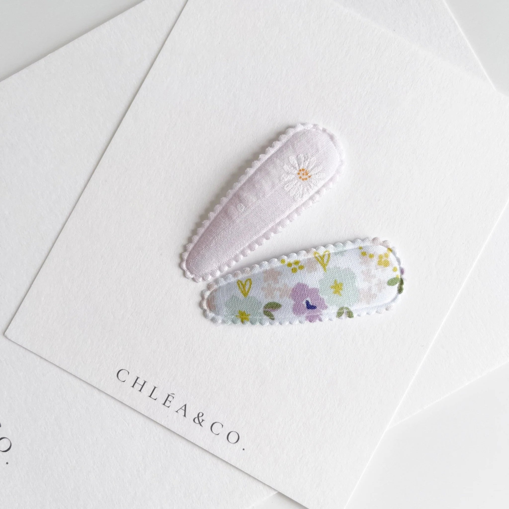 Soft Pink Daisy & Morning Glory Snap Clip