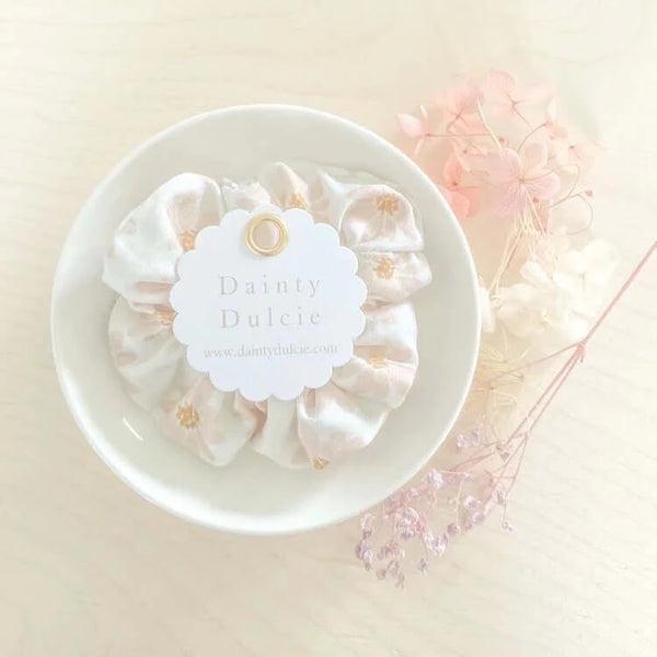 Agatha Light Peach 手工髮圈 Dainty Dulcie Dainty Dulcie